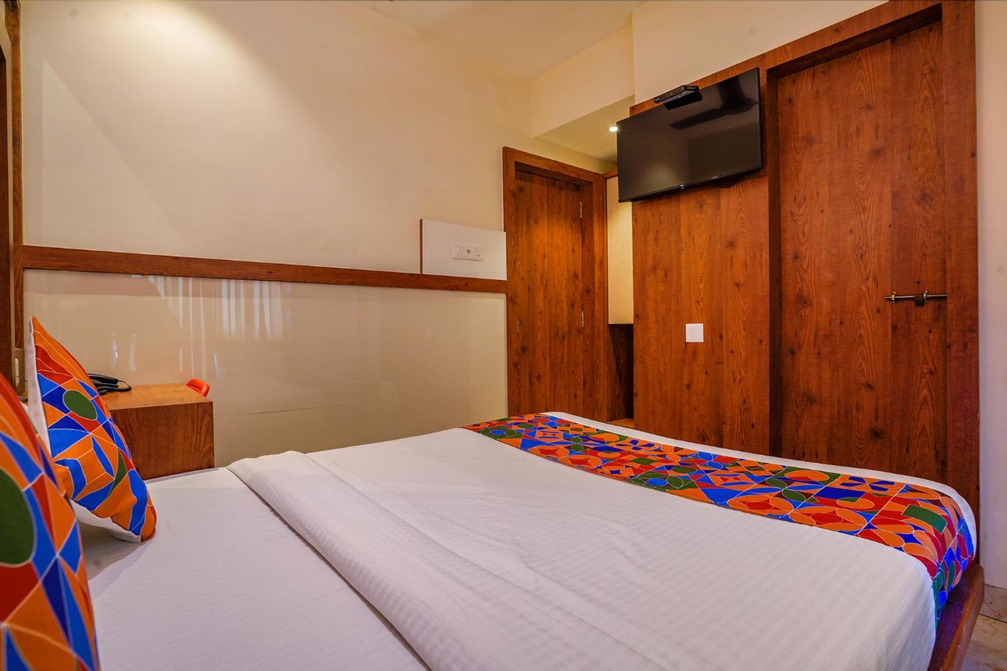 Fabexpress Super 7 Inn - Nr Rabale Station Navi Mumbai Ngoại thất bức ảnh